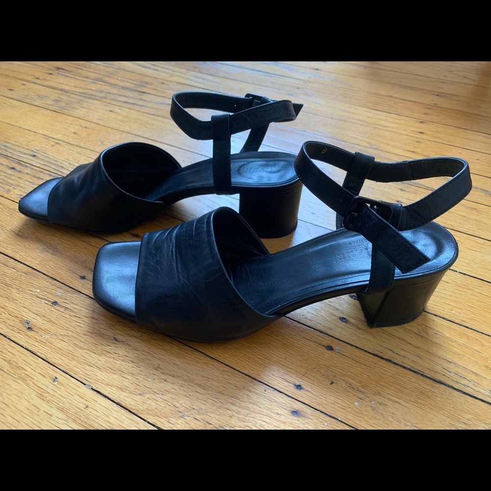 Everlane Block Heel Sandal - Leather (Black)